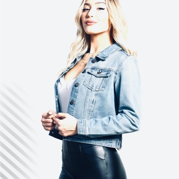 BBJ Boom Boom Jeans basic denim jacket light wash size small NWT - Picture 1 of 9